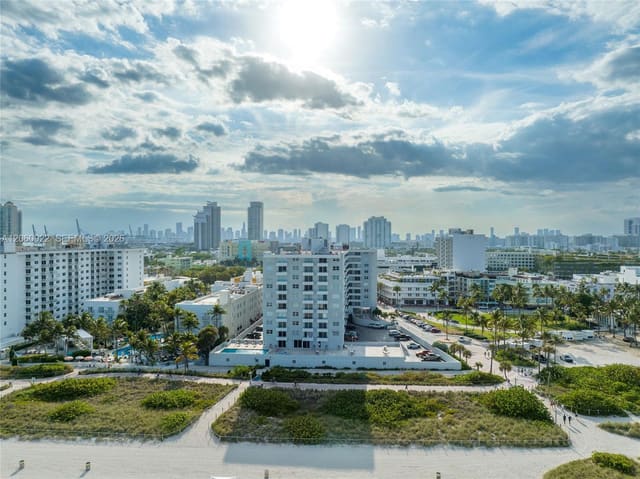 465 Ocean Drive 303, Miami Beach, FL 33139