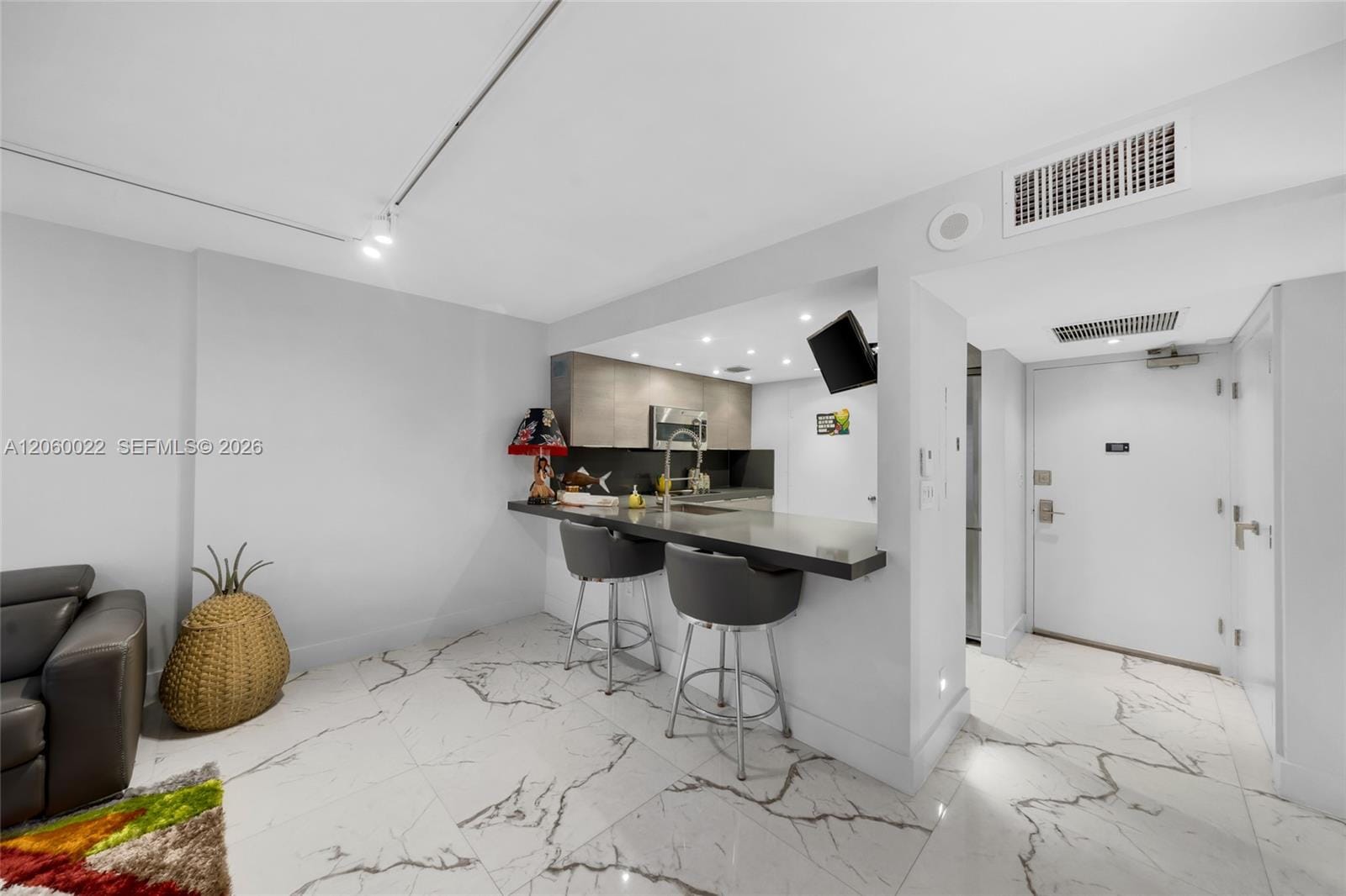 465 Ocean Drive 303, Miami Beach, FL 33139 photo 4