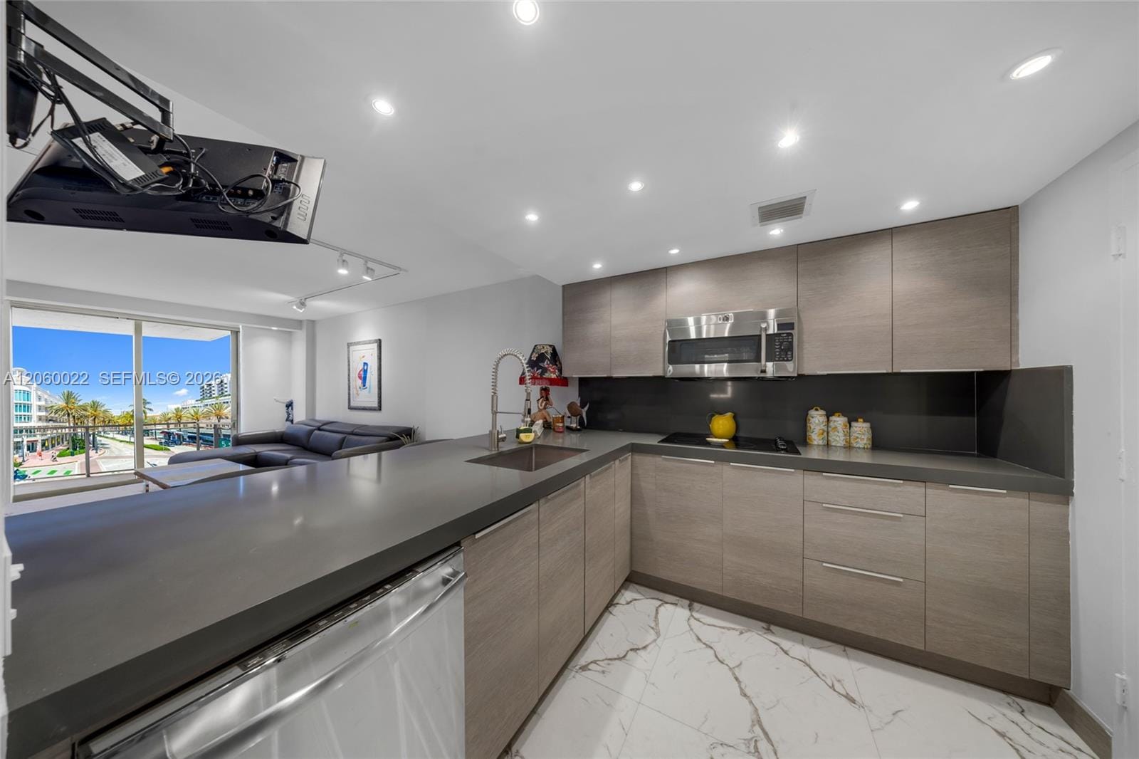 465 Ocean Drive 303, Miami Beach, FL 33139 photo 5