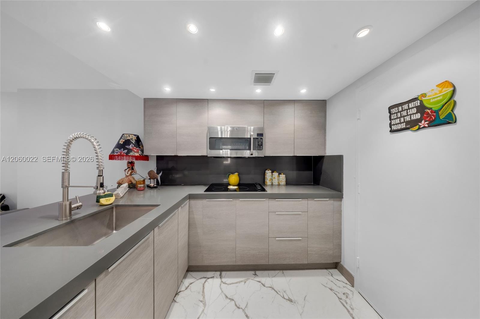 465 Ocean Drive 303, Miami Beach, FL 33139 photo 6