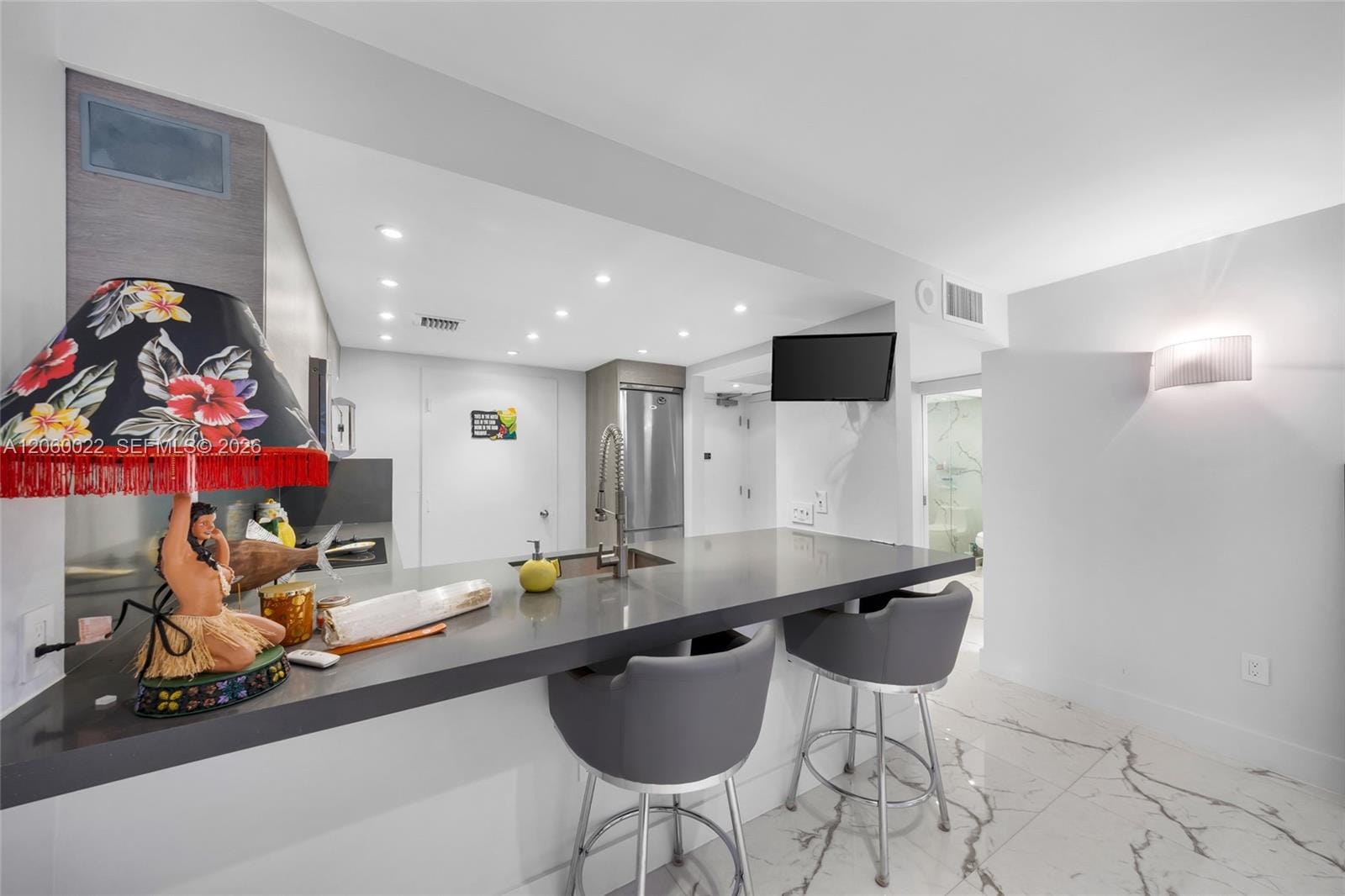 465 Ocean Drive 303, Miami Beach, FL 33139 photo 9