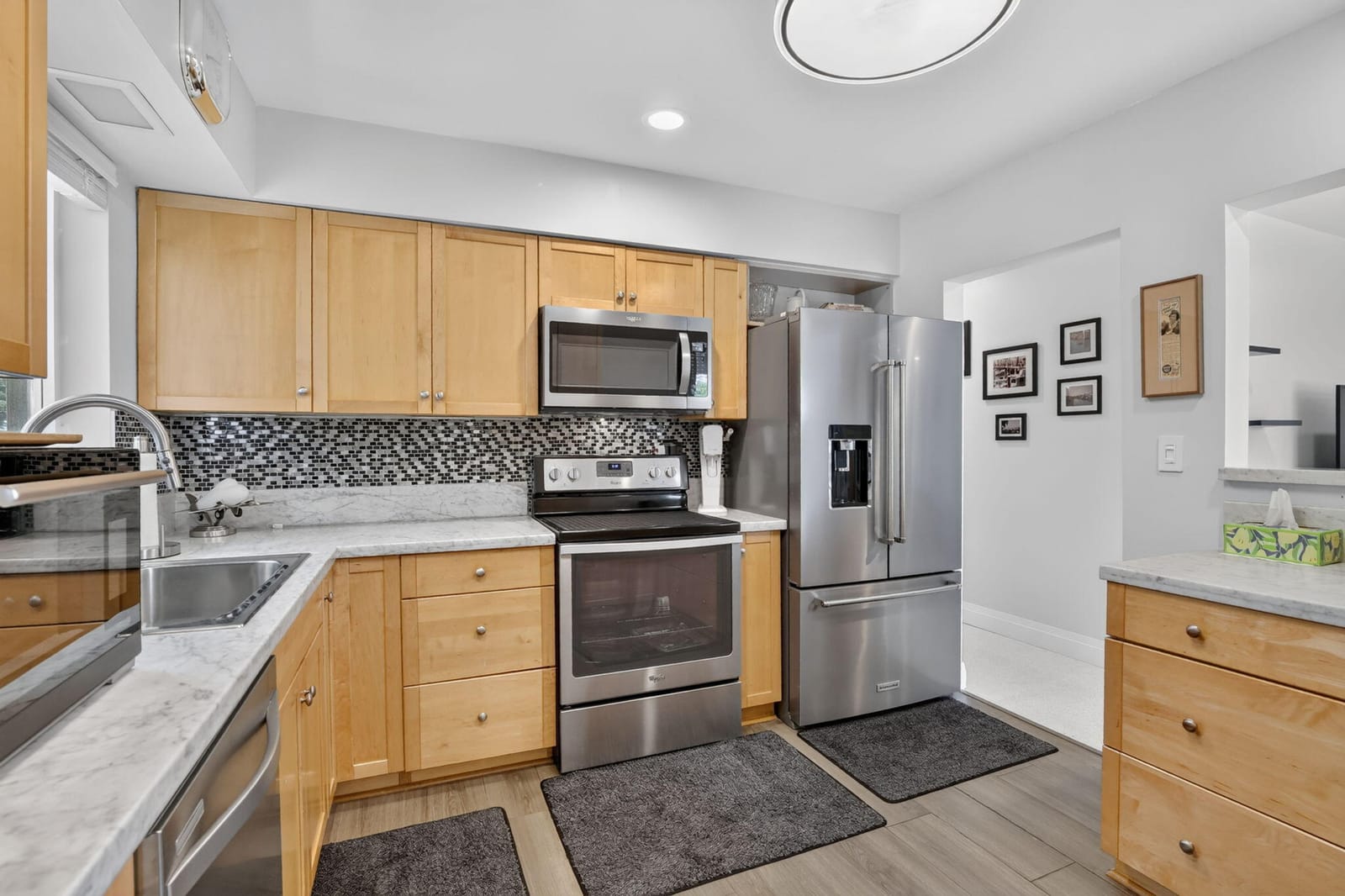 1608 NE 14TH Terrace — photo 3