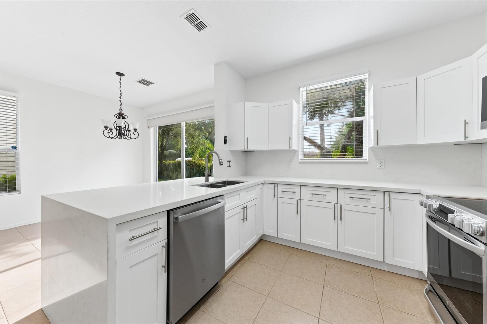 402 SEMINOLE PALMS Drive 402 — photo 2