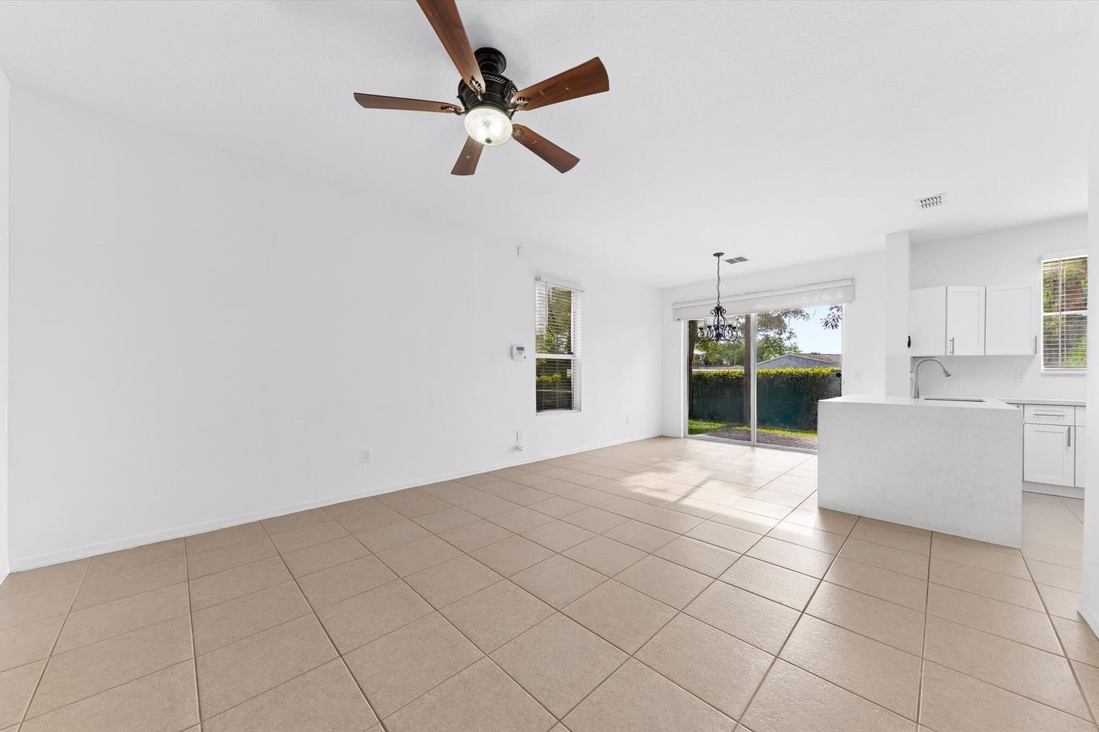 402 SEMINOLE PALMS Drive 402 — photo 9