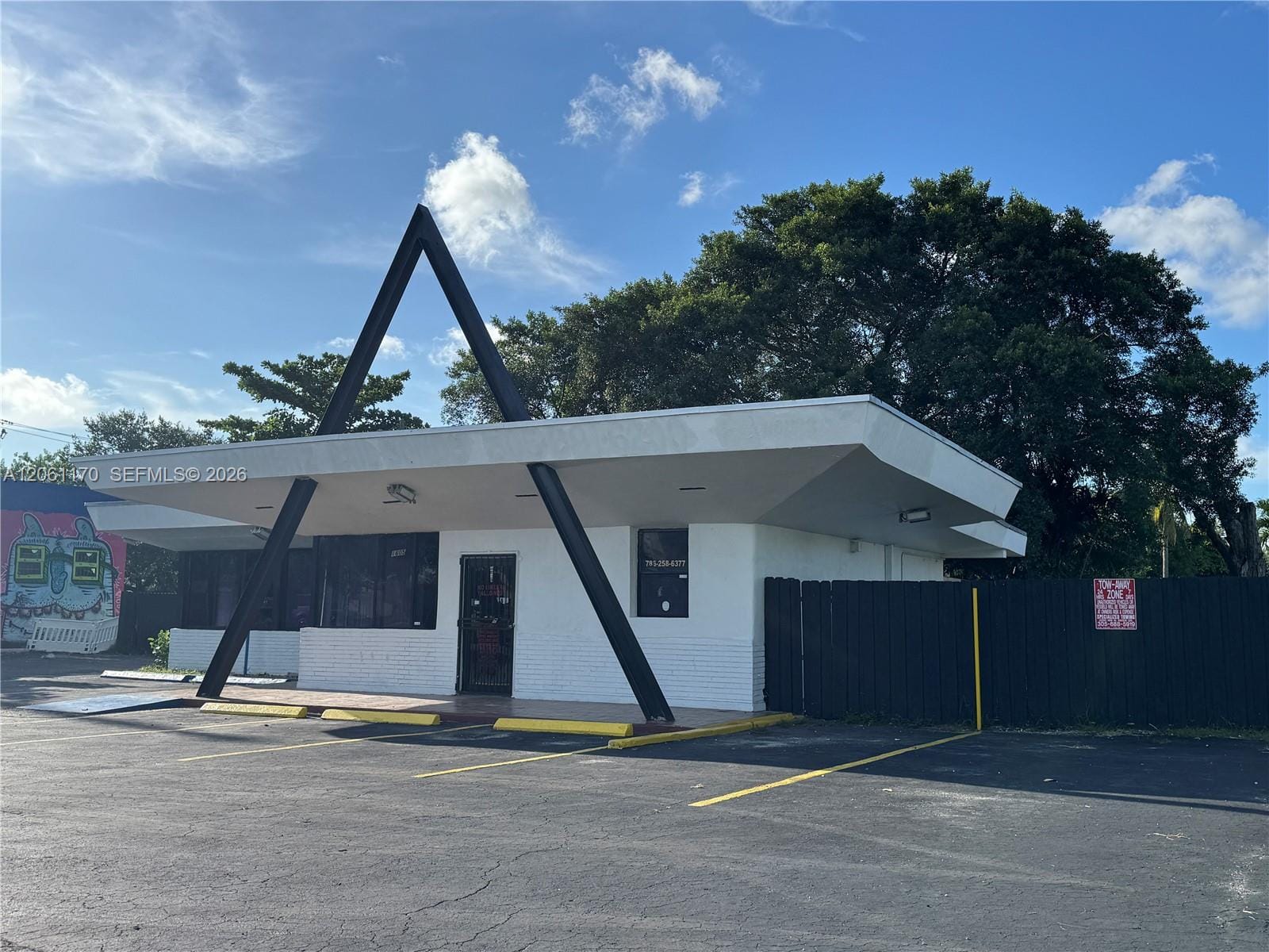 1605 NW 95th Street, Miami, FL 33147 photo 2