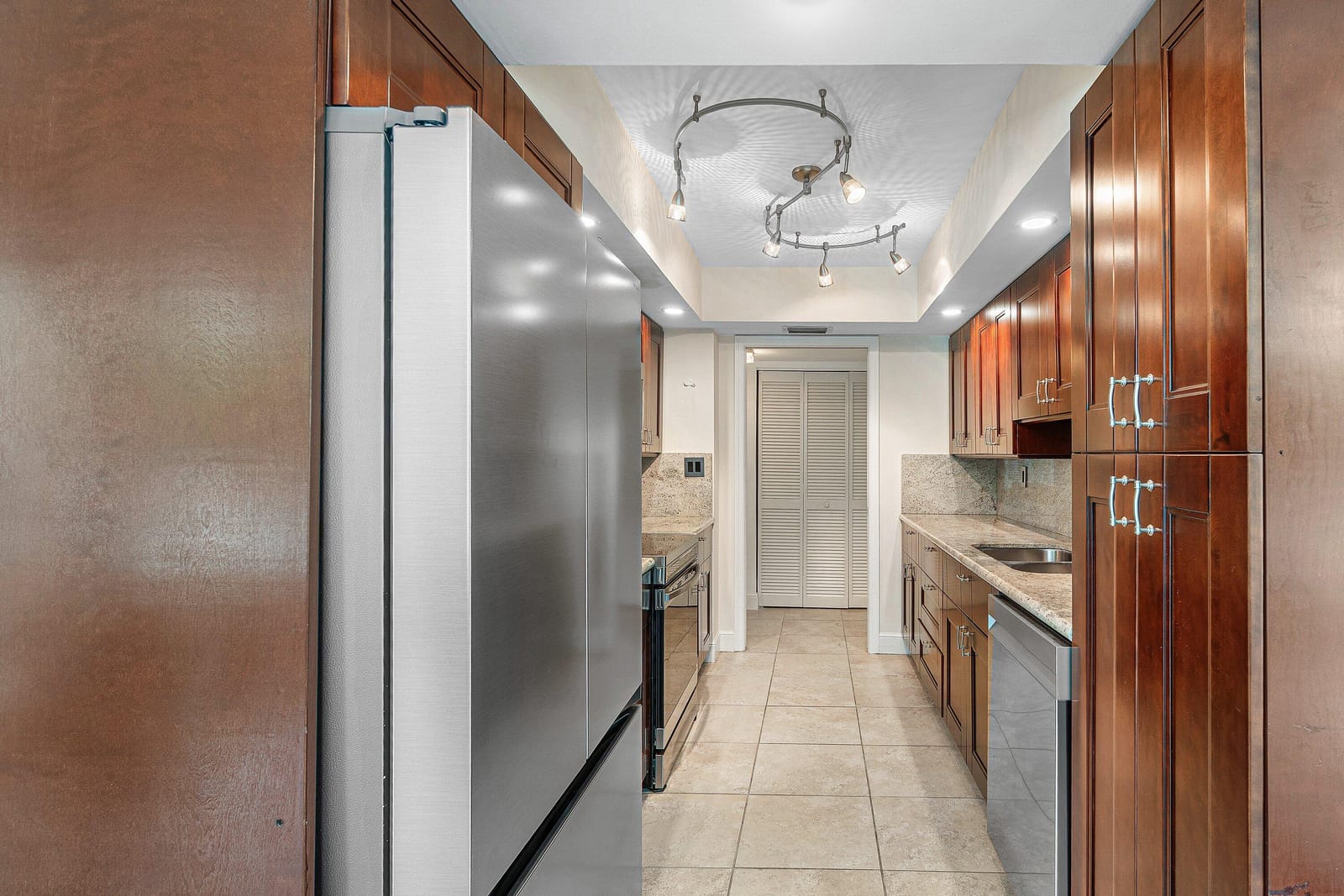 100 SE 5th Avenue 216 — photo 10