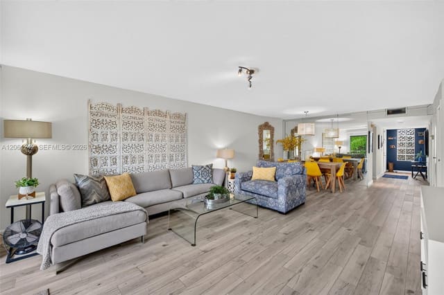 16431 Blatt Boulevard 202, Weston, FL 33326