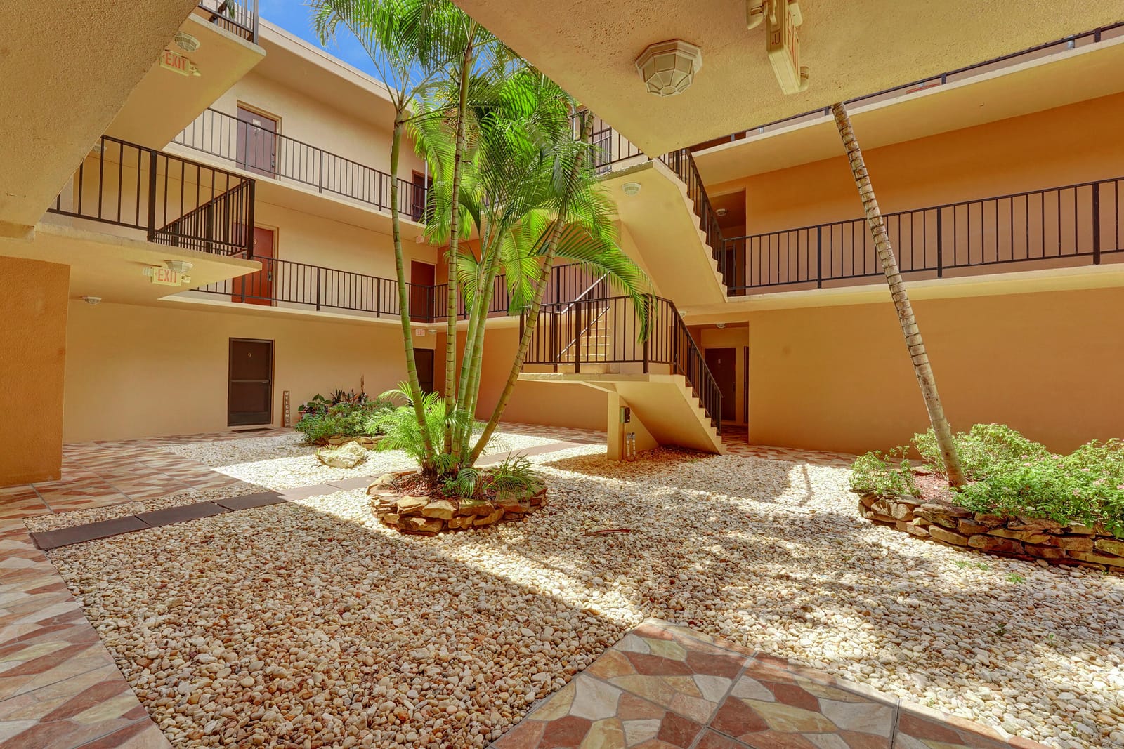 4000 N HILLS Drive 35, Hollywood, FL 33021 photo 13