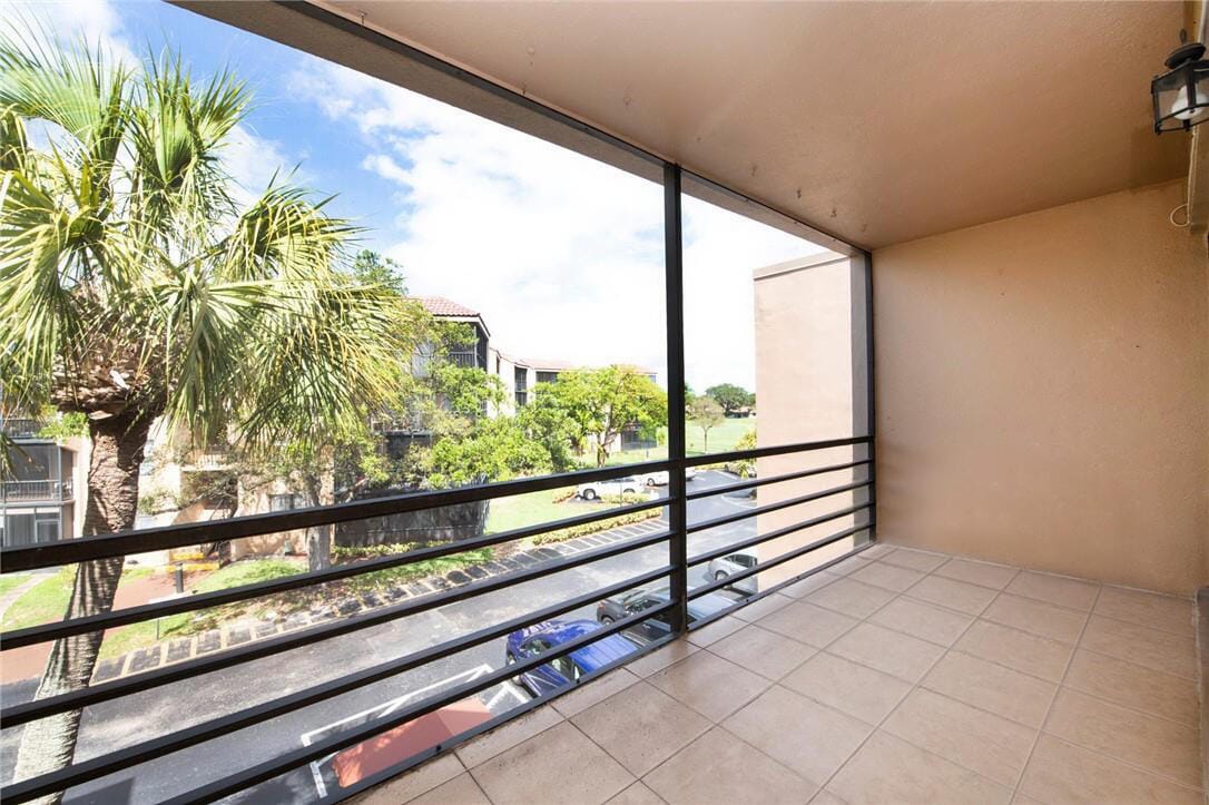 4000 N HILLS Drive 35, Hollywood, FL 33021 photo 8
