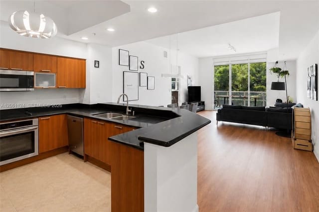 15051 Royal Oaks Lane 102, The Oaks I Condo, North Miami, FL