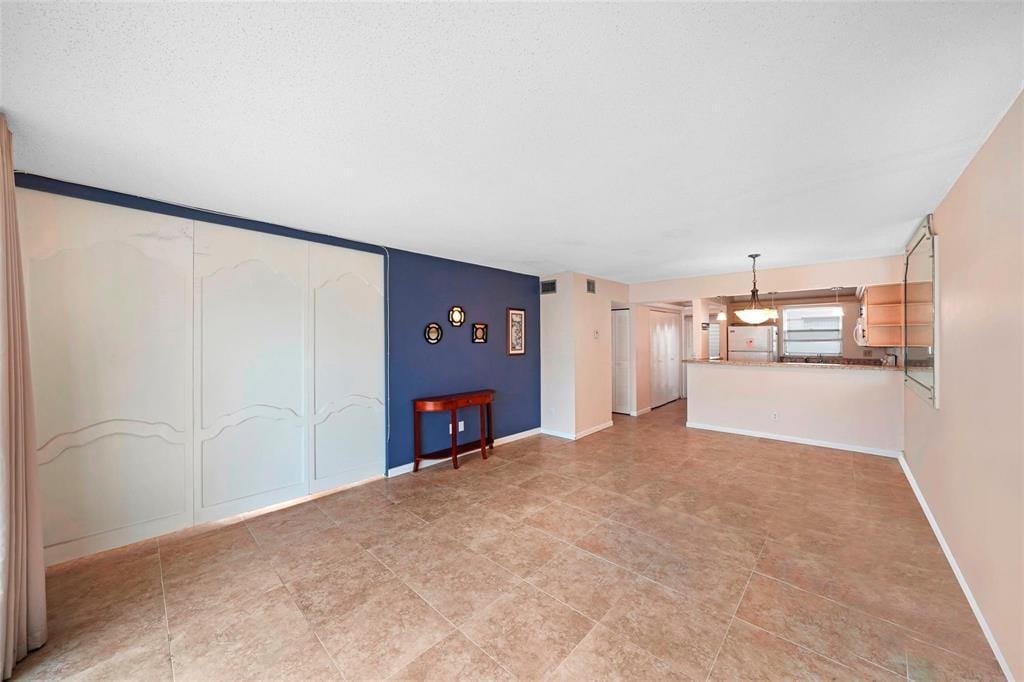 7500 NW 30th Place 402, Sunrise, FL 33313 photo 2