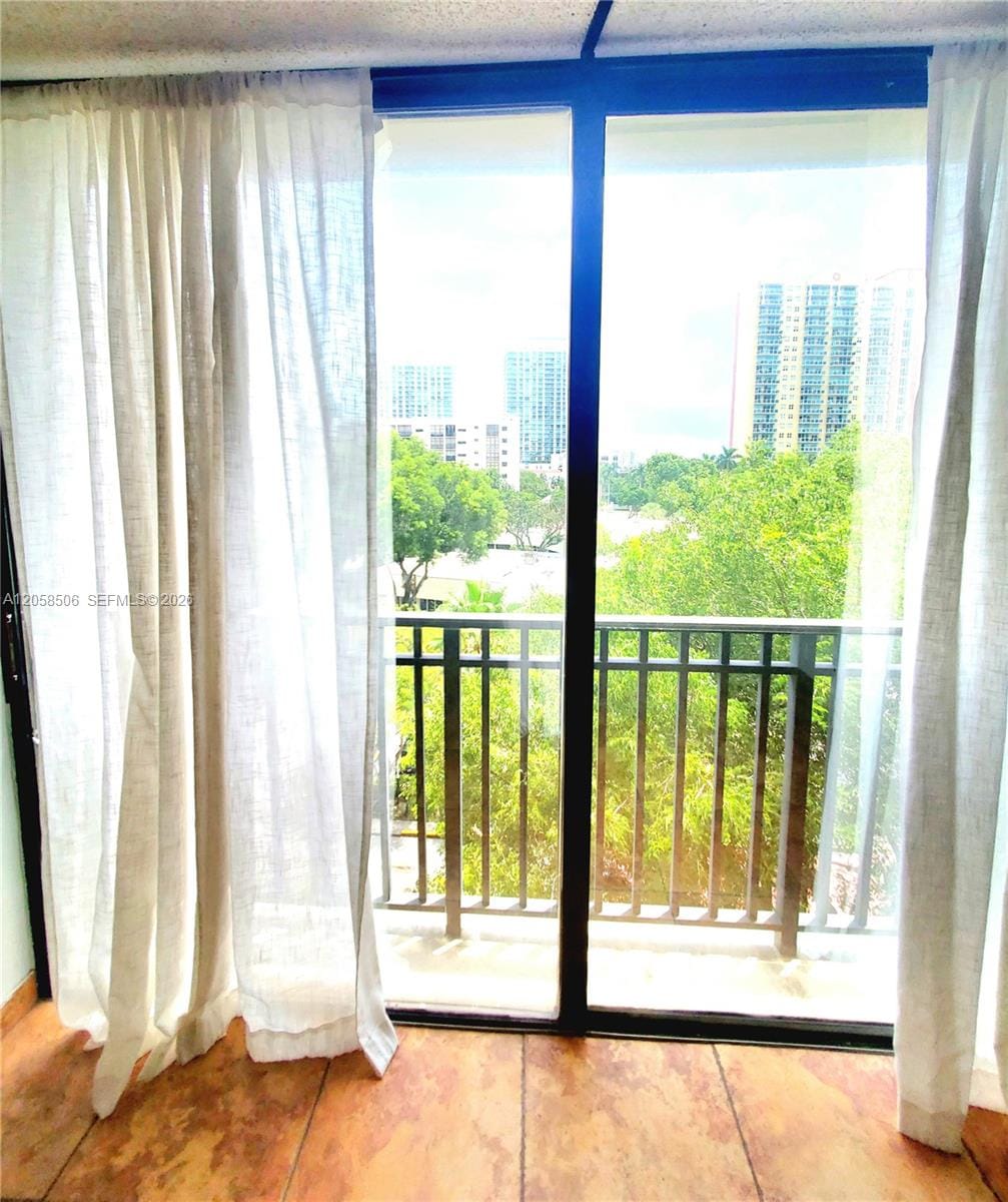 17021 N Bay Road 618, Sunny Isles Beach, FL 33160 photo 12