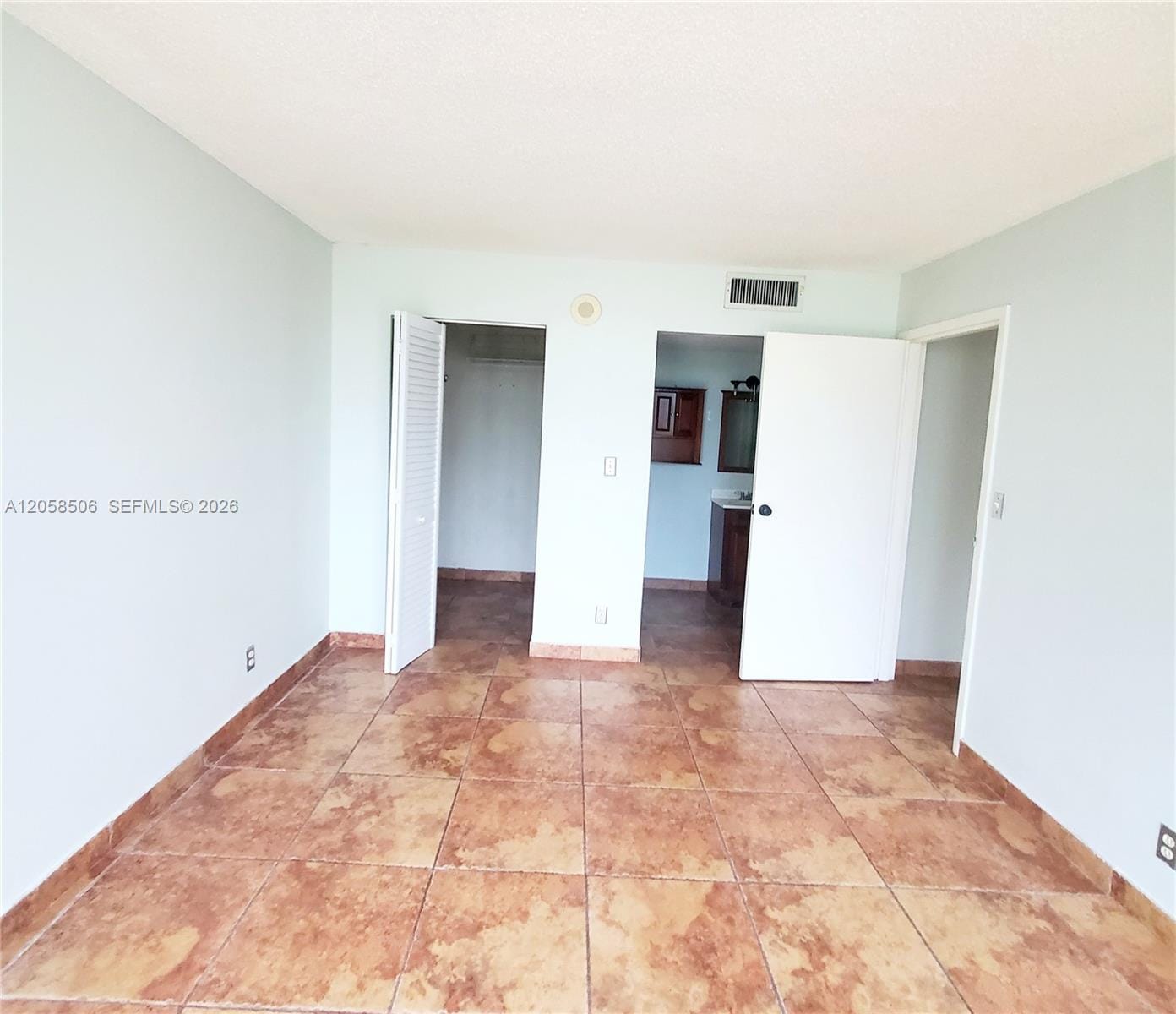 17021 N Bay Road 618, Sunny Isles Beach, FL 33160 photo 16