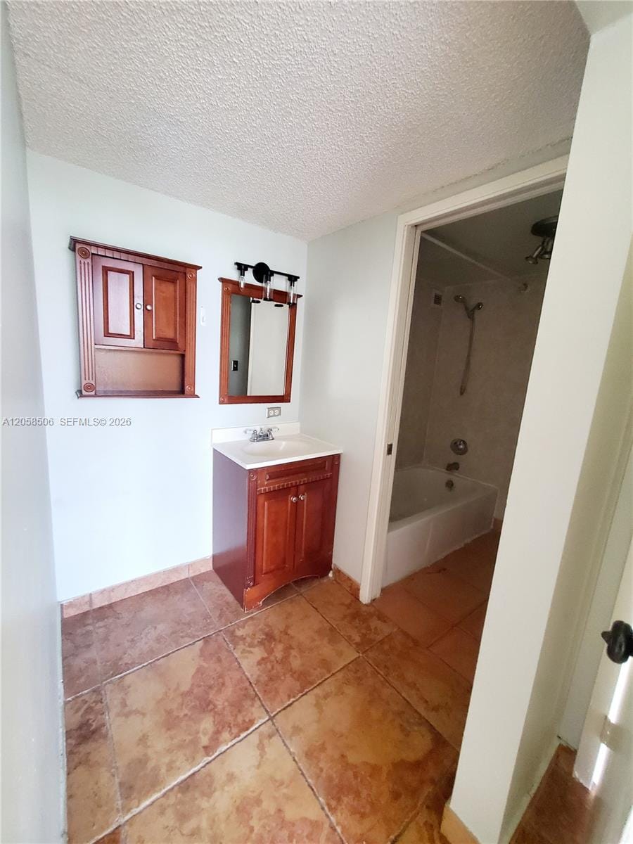 17021 N Bay Road 618, Sunny Isles Beach, FL 33160 photo 17