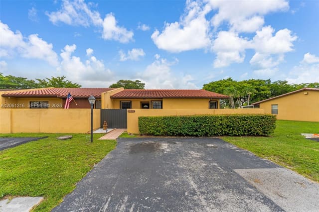 8612 SW 148th Place, Miami, FL 33193