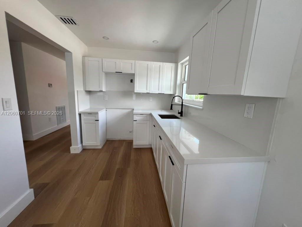 1239 SW 22nd Avenue 1239 — photo 2
