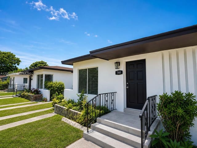 760-762 NW 52nd Street, Miami, FL 33127