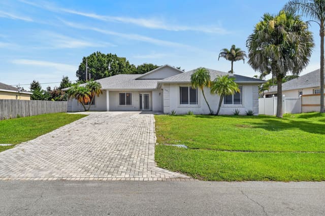 1061 SW BENSCHOP Avenue, Port St. Lucie, FL 34953