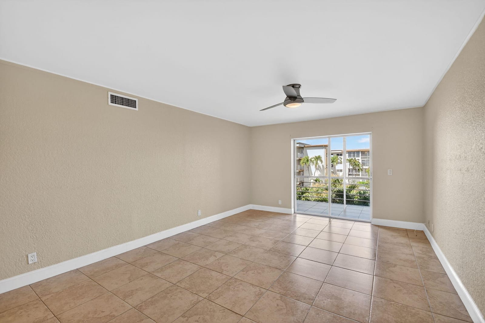 2615 NE 1ST Court 312, Boynton Beach, FL 33435 photo 13