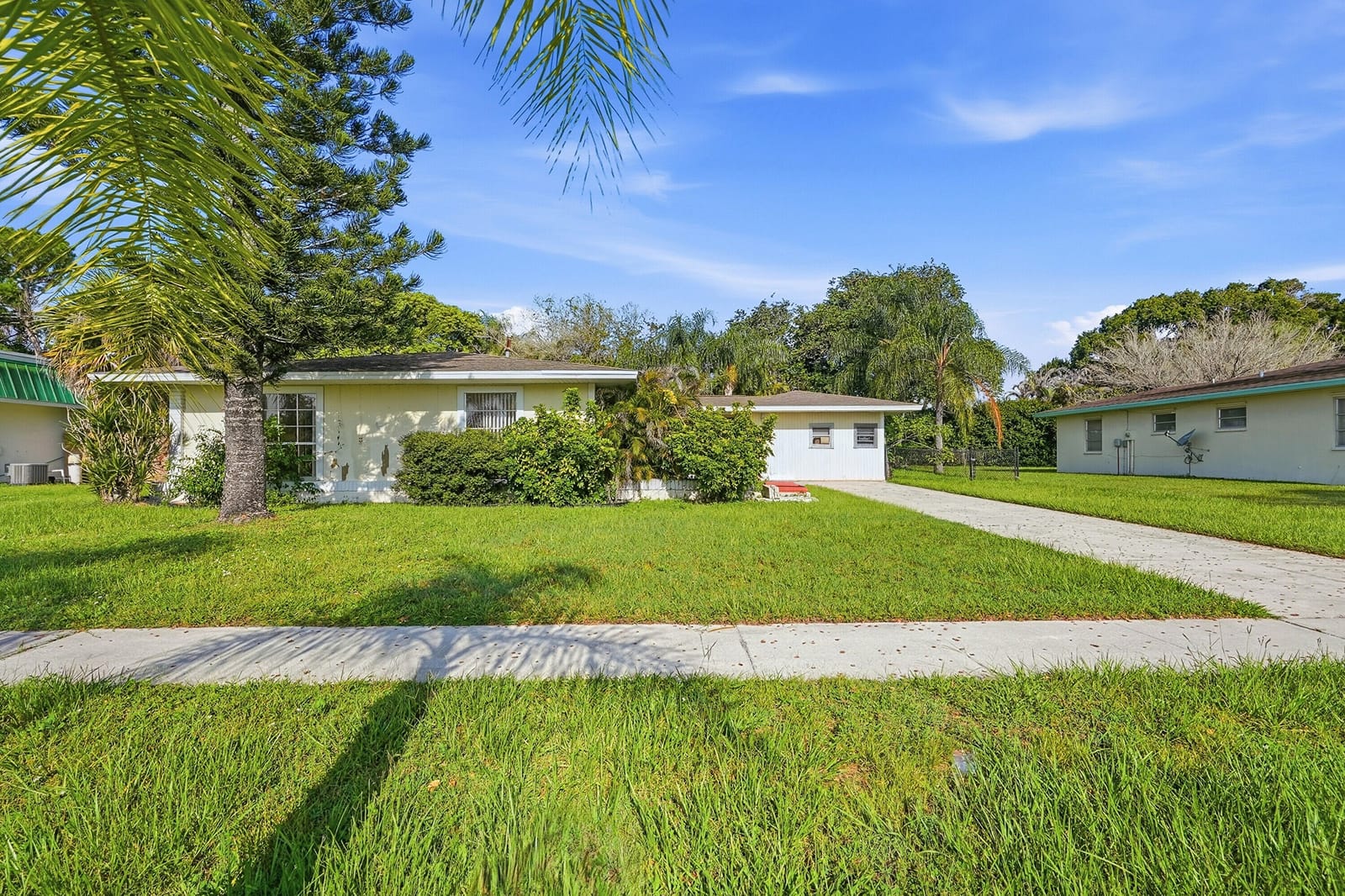 854 SE Tierra Court, Port St. Lucie, FL 34983 photo 2