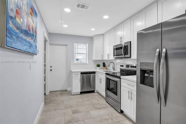 2160 NE 56th Street 2, Fort Lauderdale, FL 33308