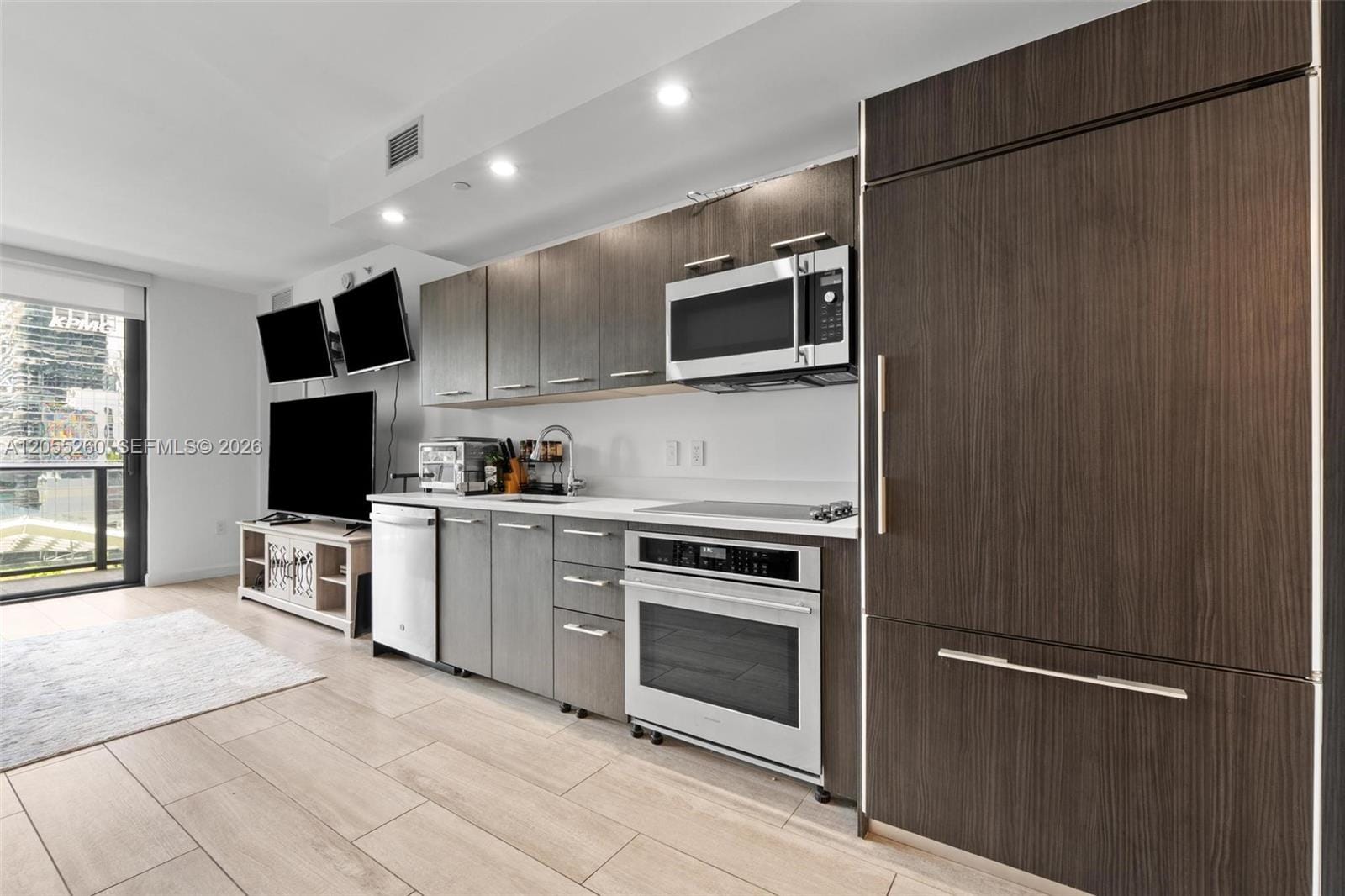 45 SW 9th Street 1109 — photo 3