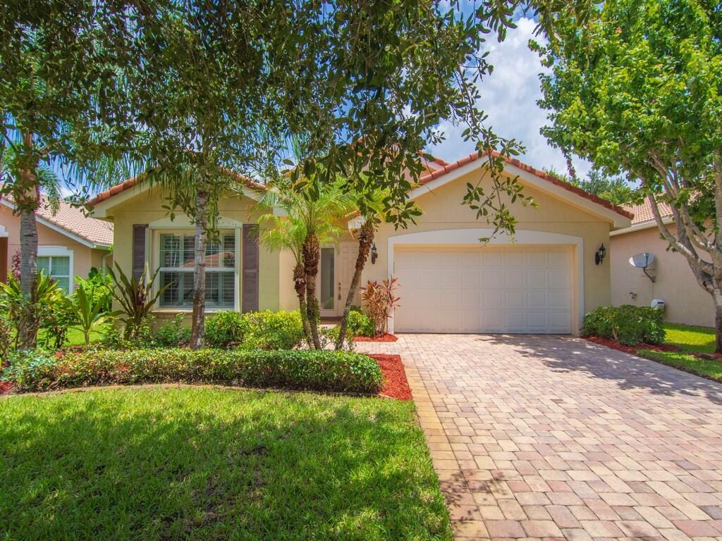 1975 Grey Falcon Circle SW, Vero Beach, FL 32962 photo 3