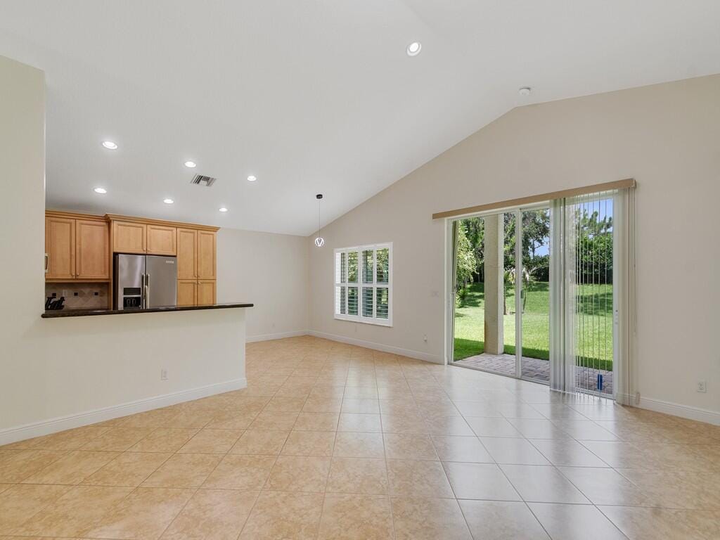 1975 Grey Falcon Circle SW, Vero Beach, FL 32962 photo 8