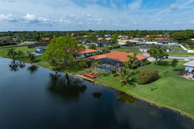 424 Sailboat Circle, sold in ZIP 33326, Weston, FL