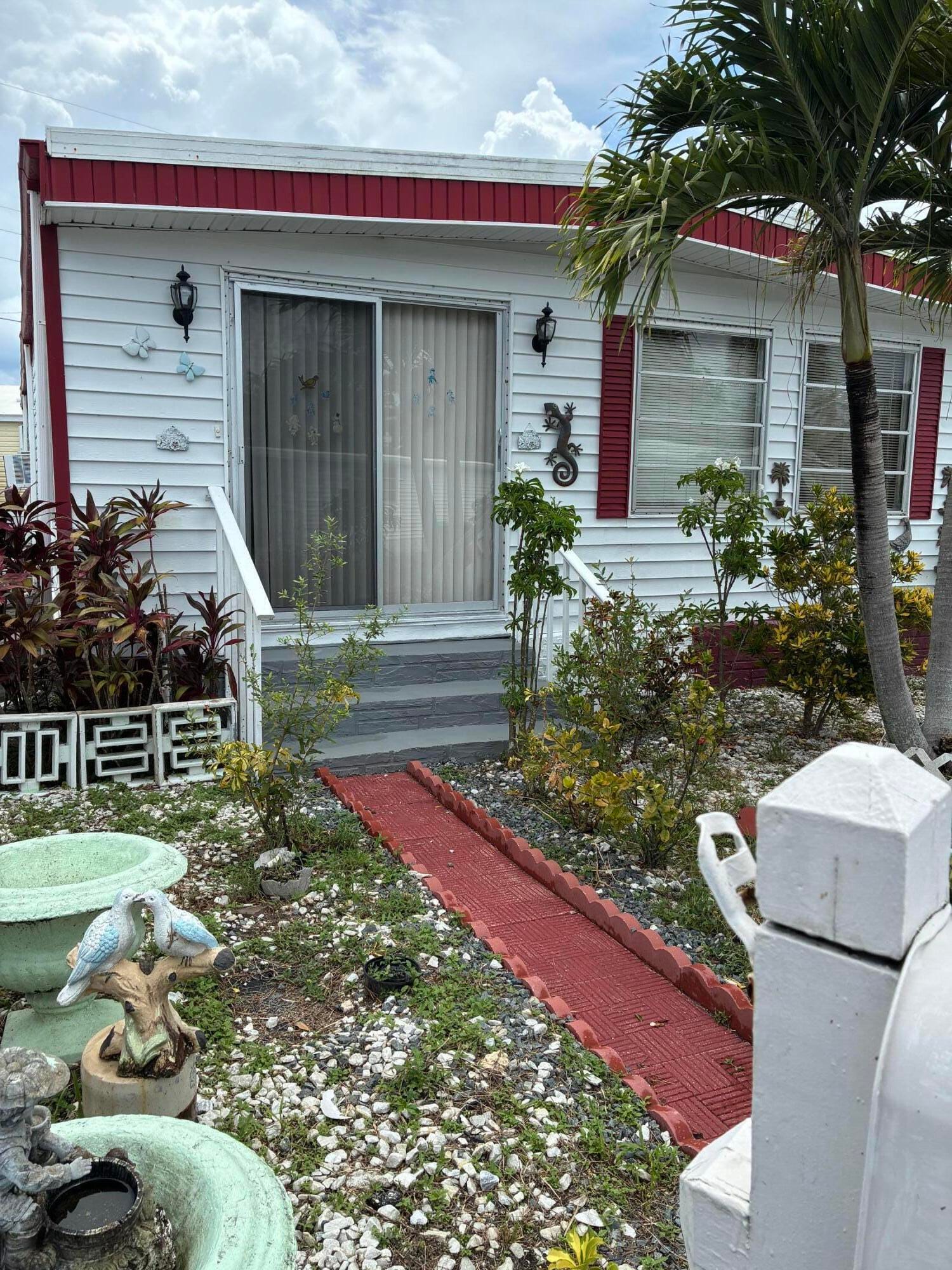 8708 SW 16th Street, Davie, FL 33324