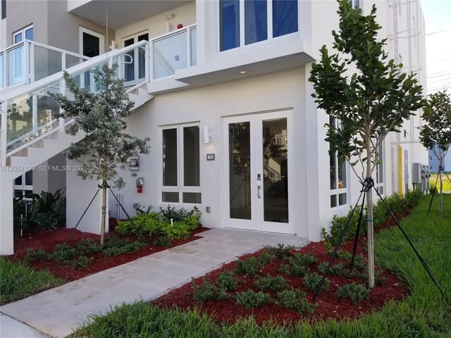 10220 NW 63rd Terrace 111, Doral, FL 33178