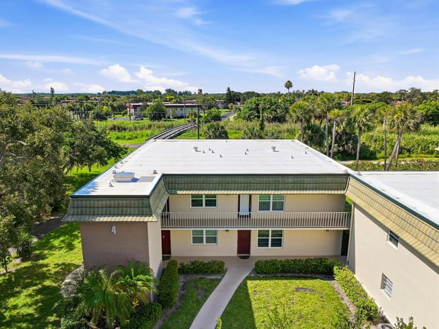 4 Vista Gardens Trail Unit 207, Vero Beach, FL 32962
