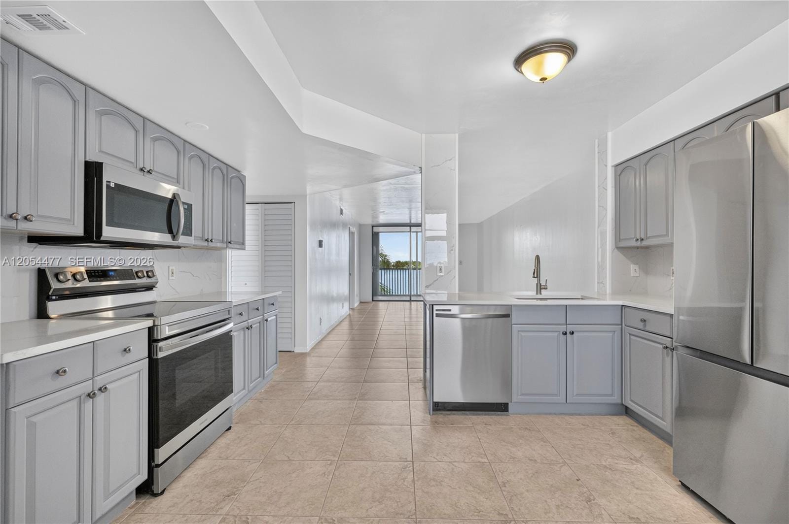 117 Lake Emerald Drive 408 — photo 11