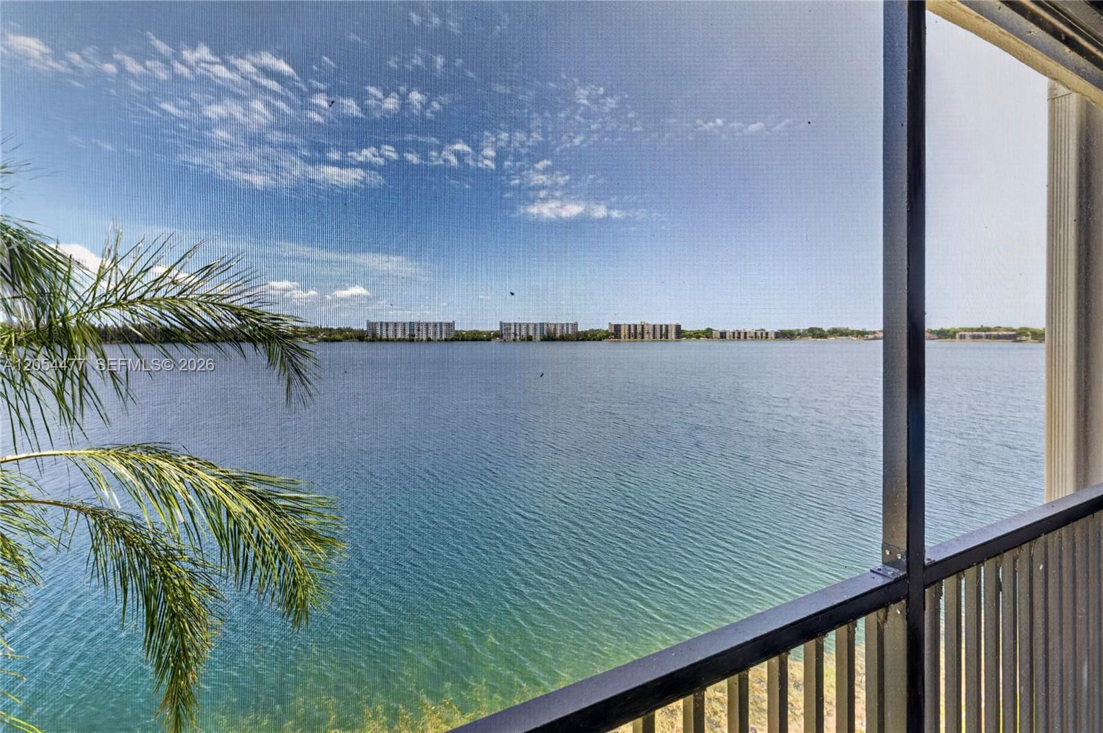 117 Lake Emerald Drive 408 — photo 7