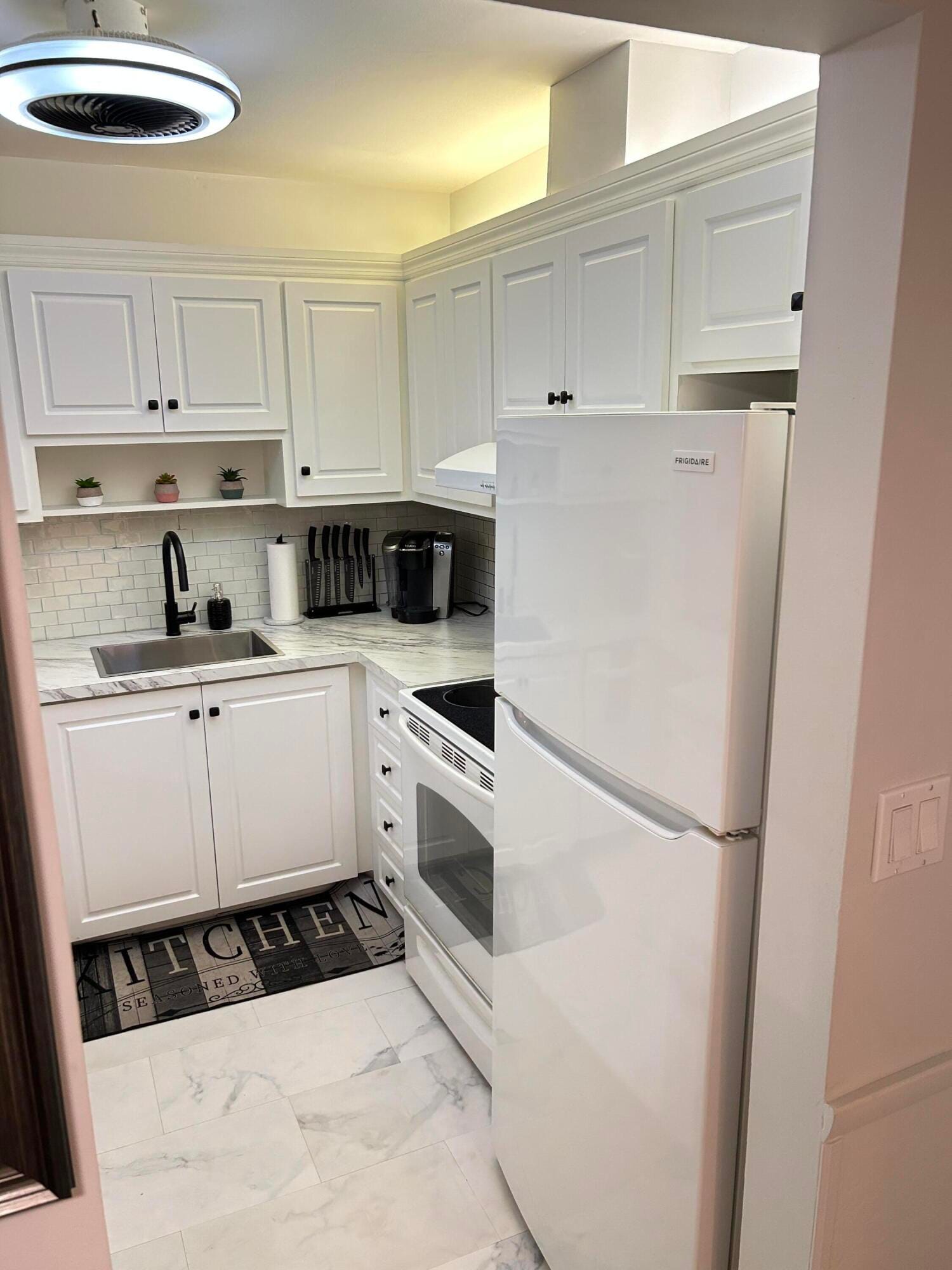 5640 SW 3RD Place 208, Margate, FL 33068 photo 19
