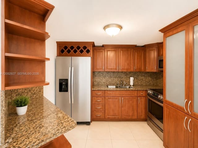 825 Brickell Bay Drive 1245, Miami, FL 33131