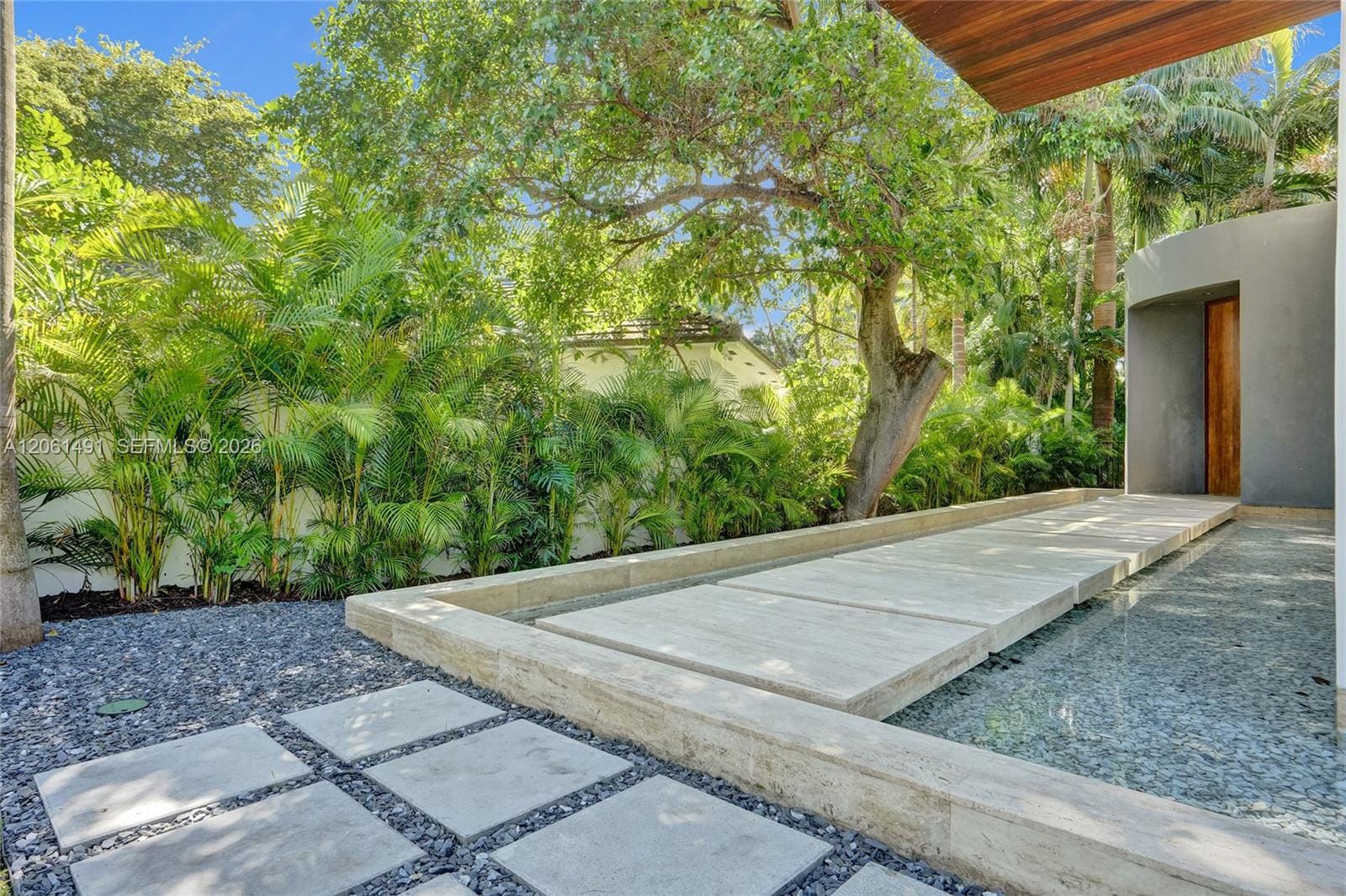 240 Ocean Boulevard — photo 11