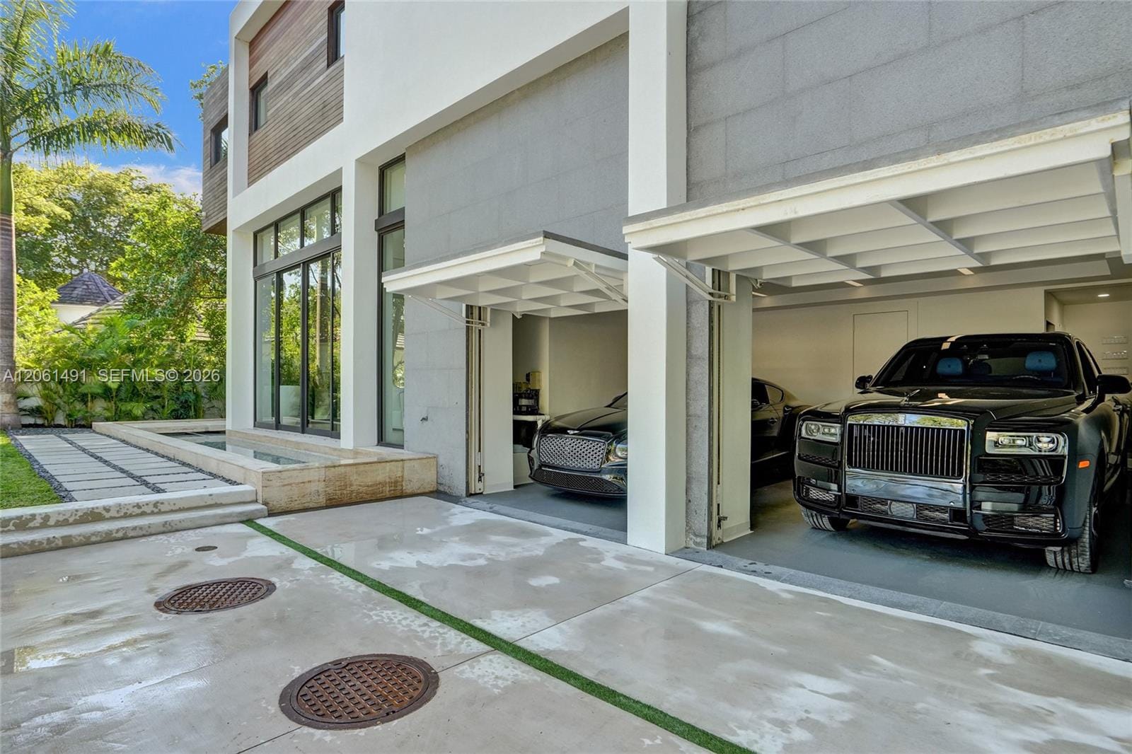 240 Ocean Boulevard — photo 12
