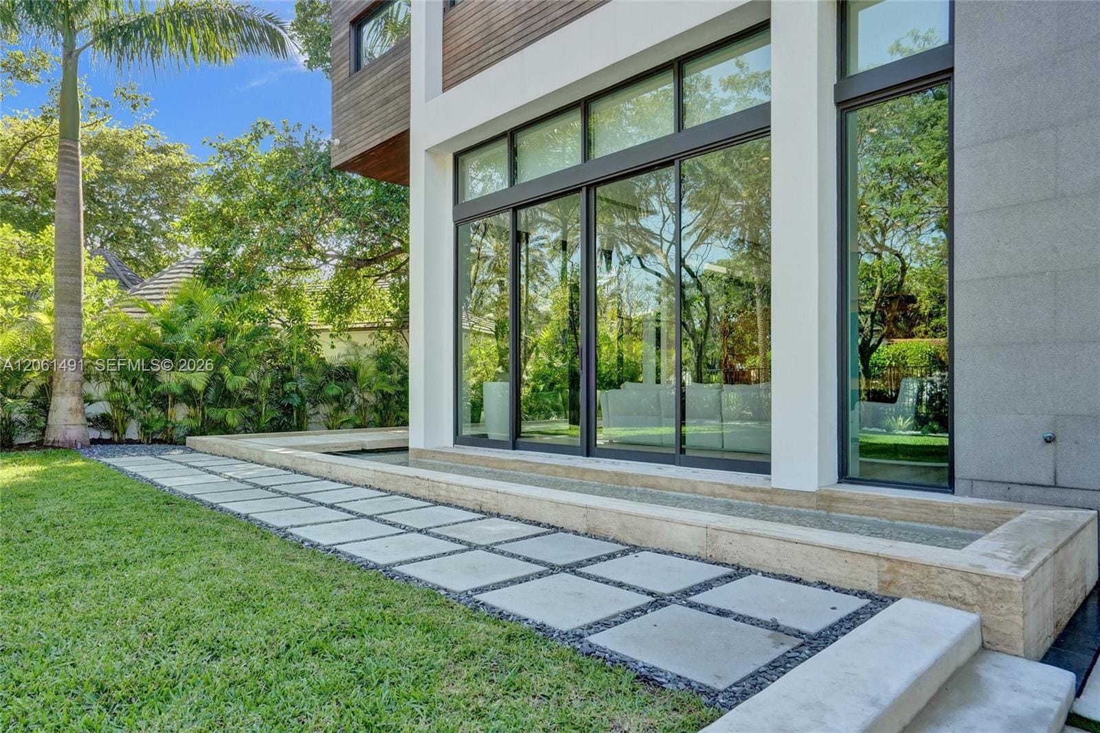 240 Ocean Boulevard — photo 8