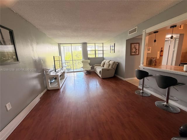 16518 NE 26th Avenue 403, North Miami Beach, FL 33160