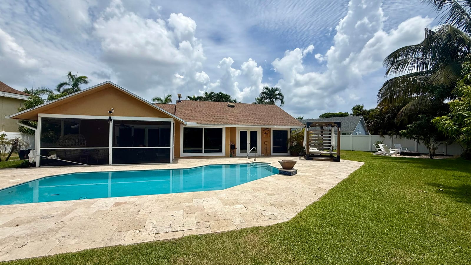 1526 Cormorant Road — photo 1