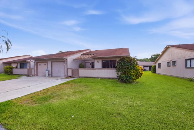 18 WINCHMORE Lane, Boynton Lakes, Boynton Beach, FL