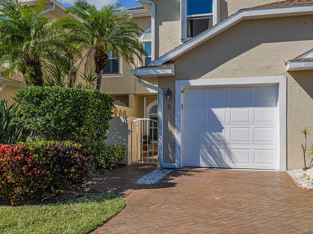 3223 S LAKEVIEW Circle 20-8, Hutchinson Island, FL 34949