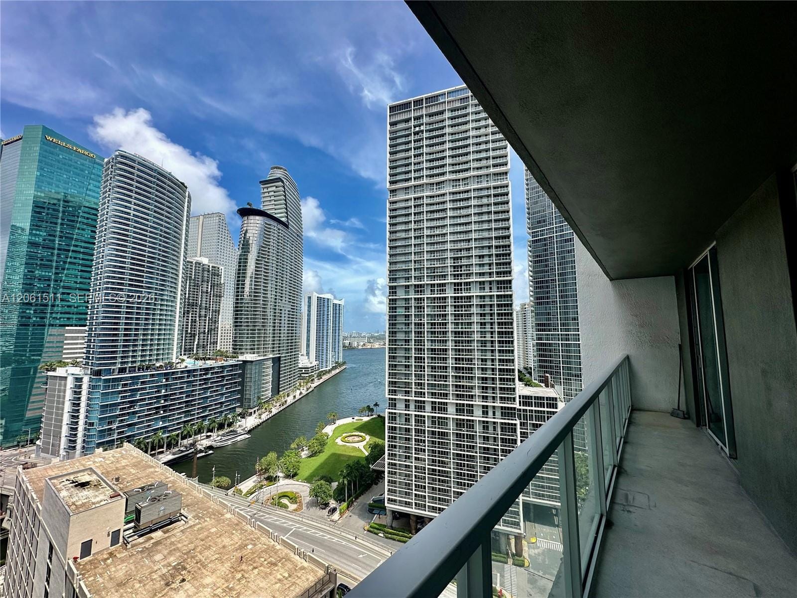 500 Brickell Avenue 2407, Miami, FL 33131 photo 2