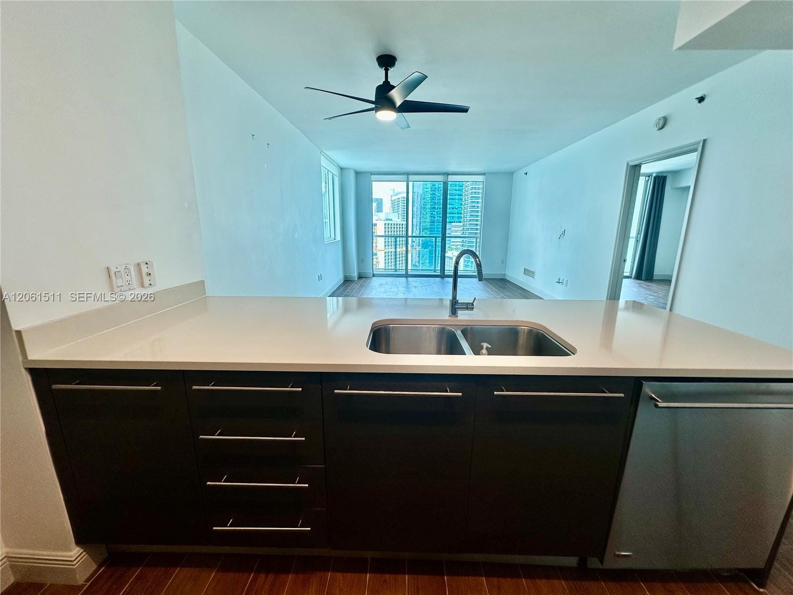 500 Brickell Avenue 2407, Miami, FL 33131 photo 5