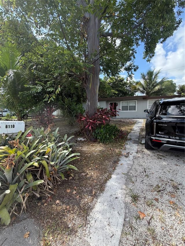 6110 Monroe Street, Hollywood, FL 33023