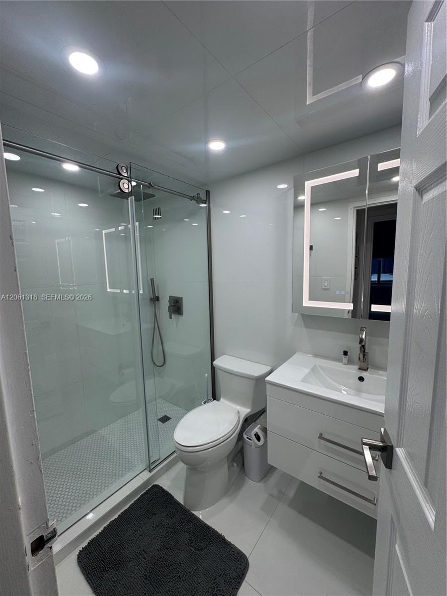 5401 Collins Avenue 334, Miami Beach, FL 33140 photo 2