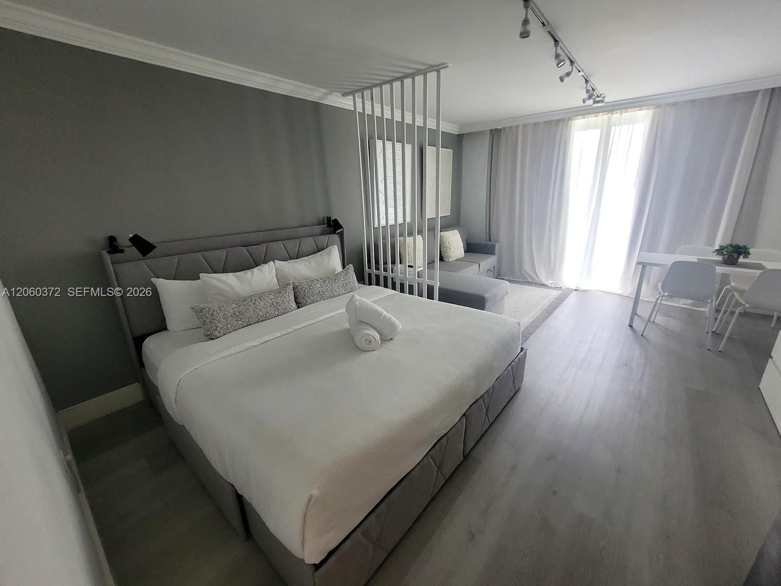 19201 Collins Avenue 632 — photo 4