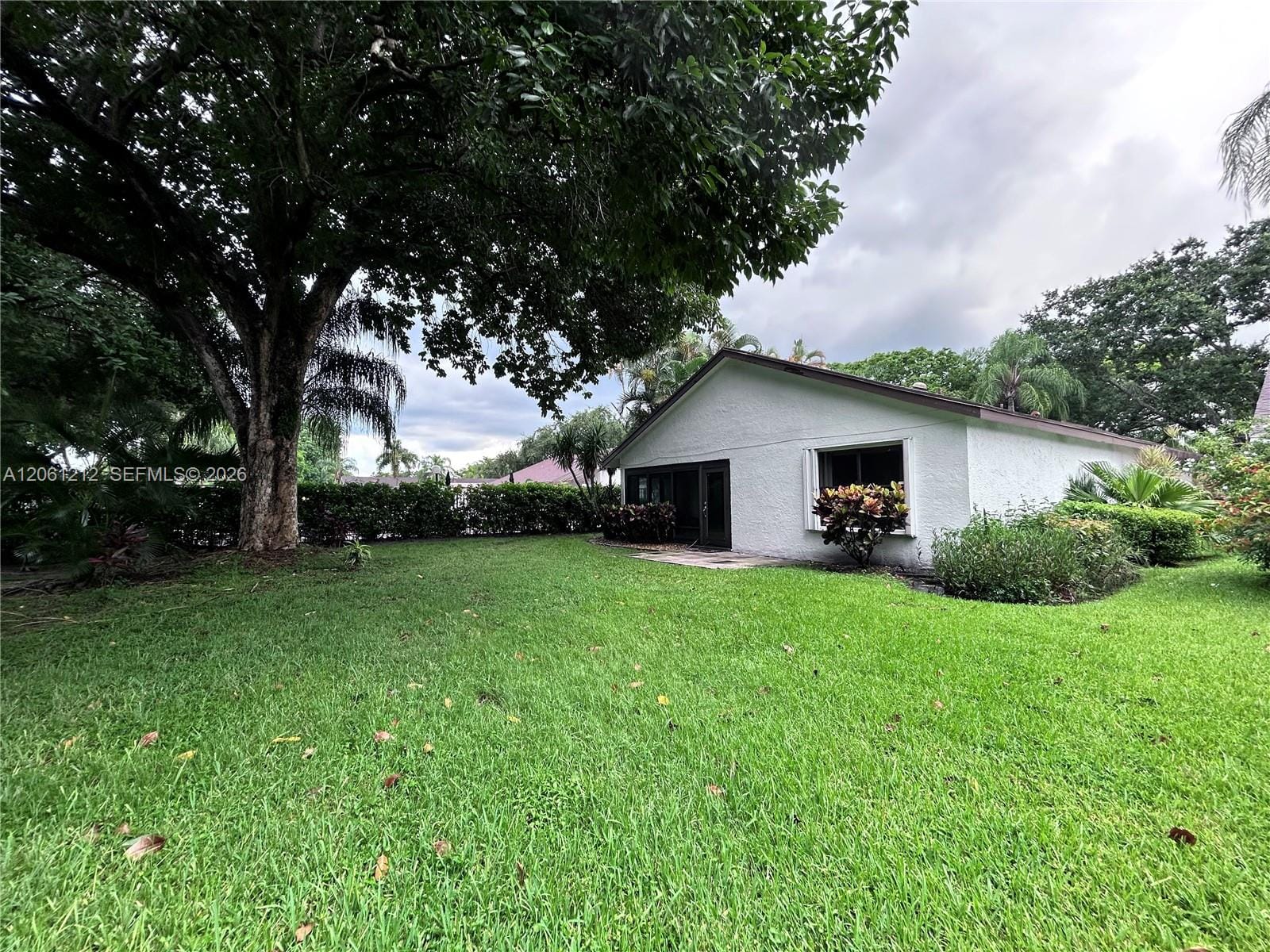 2560 Calamondin Circle — photo 4