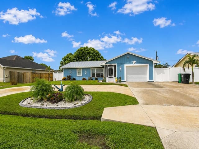 261 SE Wallace Terrace, sold in ZIP 34983, Port St Lucie, FL
